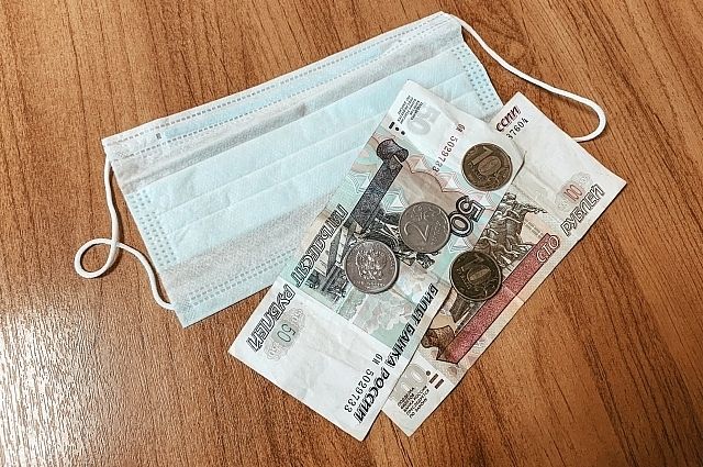 В некоторых аптеках Краснодара маски продают по 150 рублей за пять штук.