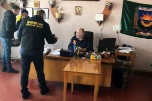 В Луганской области главу ОТО задержали на взятке в 20 тысяч гривен