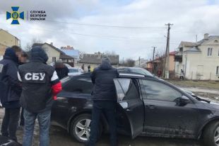 Во Львовской области полицейских подозревают в сбыте наркотиков