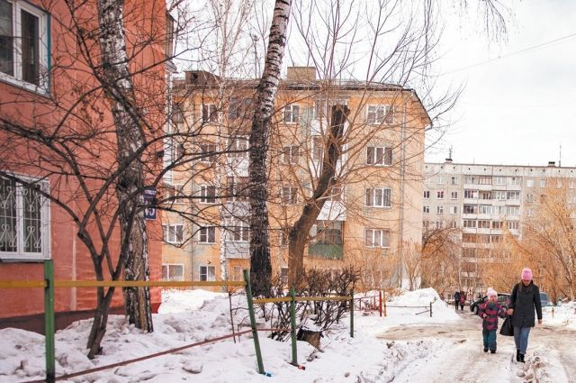 Пятиэтажку на Кошурникова действительно нельзя назвать запущенной и «ветхой», жильцы трепетно заботятся о своём доме.
