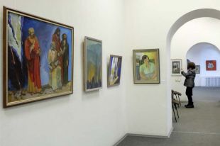 Выставка памяти Леонида Плесовских проходит в Доме художника.