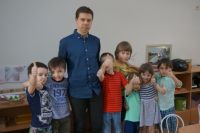Евгений Пепеляев со своими детьми.