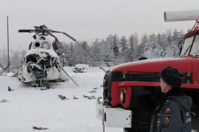 На Ямале вертолет МИ-8 попал в снежную бурю, погибли два человека