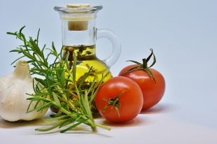 Названы семь продуктов, которые помогают достичь долголетия