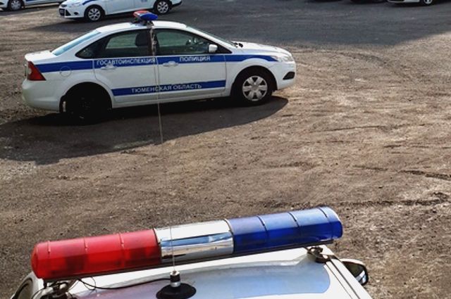 В Тюмени водитель протащил сотрудника ГИБДД за автомобилем