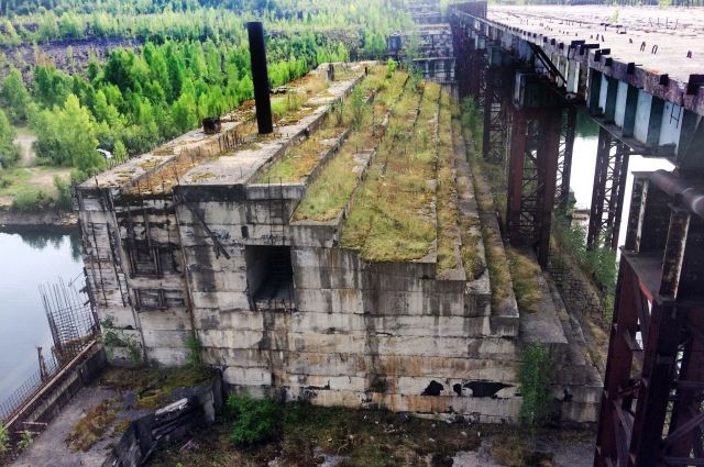 Строительство гидроузла на реке Томь было начато еще в 1976 году.