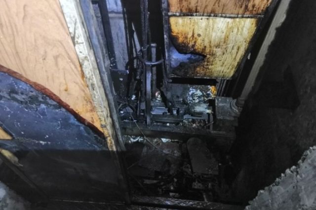 В Орске во время пожара специалисты МЧС спасли 7 человек