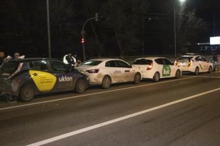В Киеве произошло ДТП с тремя разными такси, есть пострадавший