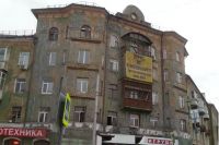 В декабре прошлого года в доме № 86 по ул. Куйбышева начали восстанавливать фундамент.