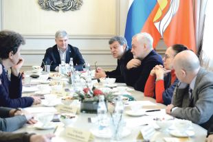 Участники заседания обсудили кандидатуры на Платоновскую премию в области литературы и искусства.