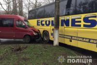В Николаевской области маршрутка столкнулась с автобусом, есть пострадавшие