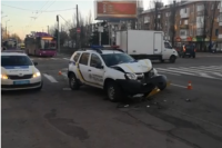 В Полтавской области патрульный уснул за рулем и въехал в троллейбус