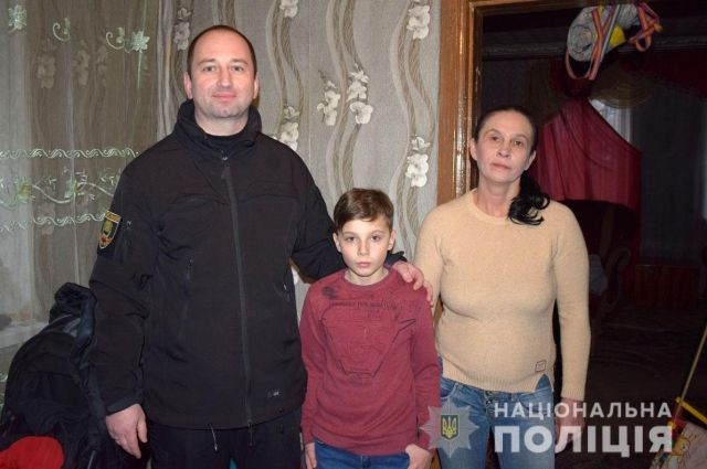 В Донецкой области полицейский вытащил тонущих детей из водоема: детали 