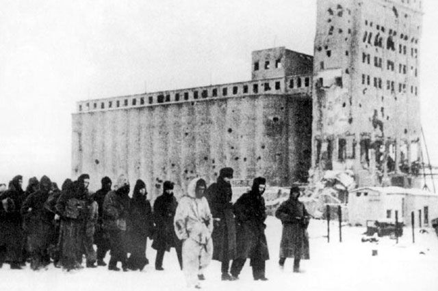 Пленение войск противника в Сталинграде.