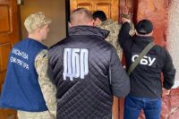 В Черновицкой области пограничника уличили в контрабанде сигарет