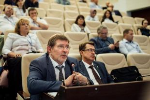 Хирург НМИЦ имени академика Е.Н.Мешалкина Александр Чернявский до назначения около года исполнял обязанности директора клиники.