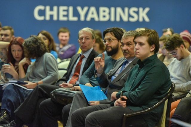 Несмотря на то, что перед круглым столом прошло 7 публичных обсуждений генплана в каждом районе Челябинска, зал оказался полон.