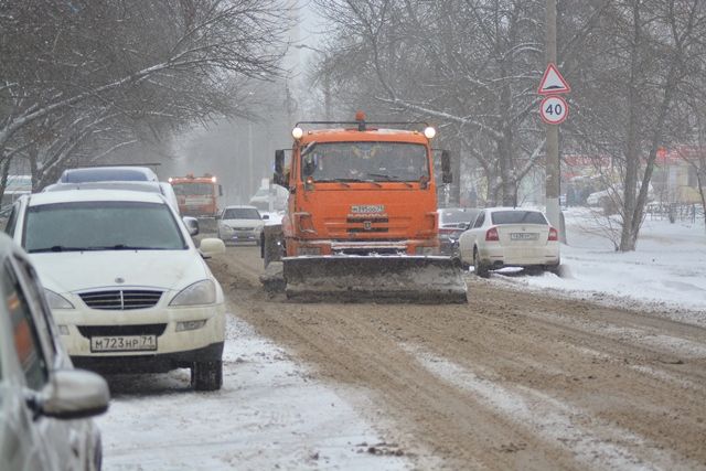 Ежесуточно с улиц Новосибирска вывозят от 23 до 29 тысяч кубометров снега.