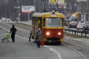 В столице задерживается движение трамваев и троллейбусов: причина