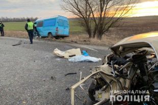 Под Днепром произошло смертельное ДТП с участием трех автомобилей