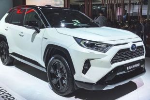 В феврале рынок новых авто вырос на 21%