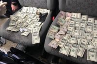 В Волынской области таможенника поймали на взятке $12 тысяч