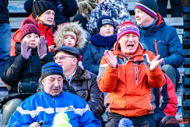 Иркутские и шелеховские болельщики активно поддерживают любимые команды.