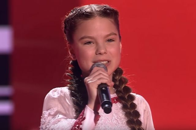 13-летняя Екатерина Кретова из города Барабинска исполнила русскую народную песню «Я на горку шла».