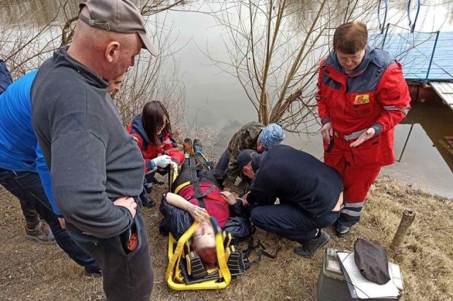 На Черниговщине женщина упала в реку с пешеходного моста