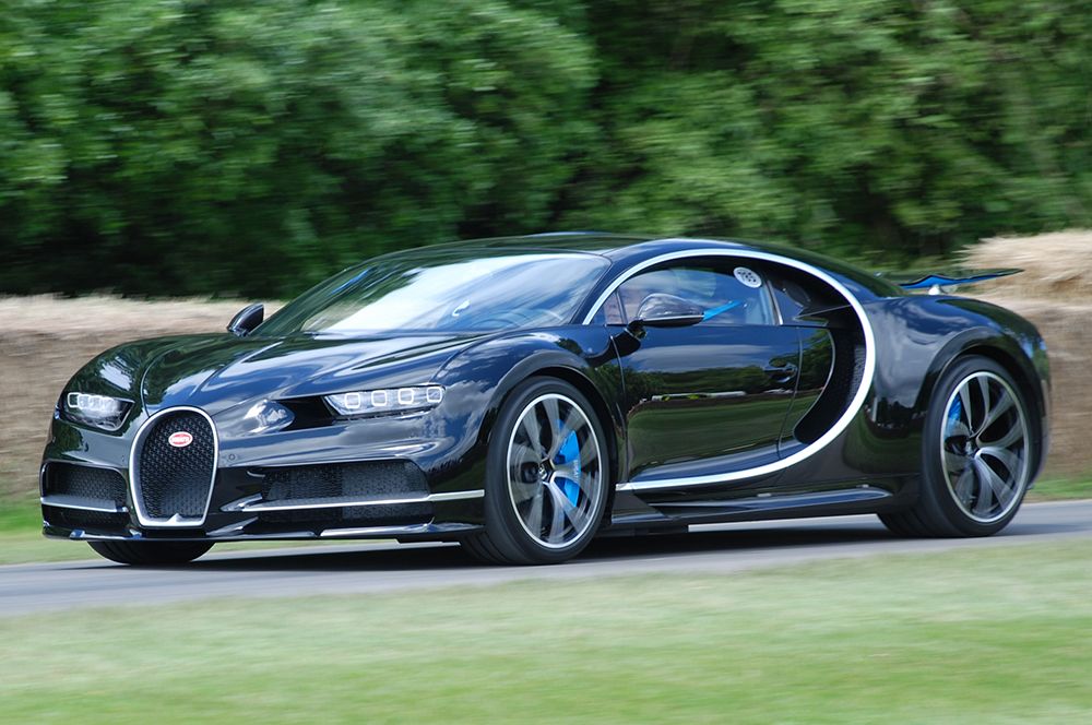 Bugatti Chiron Sport — 2,9 млн долларов. Модель получила название в честь автогонщика Луи-Александра Широна, который выступал за марку с 1928 по 1958 год. Известно, что два экземпляра приобрел саудовский принц Бадр бин Сауд. 