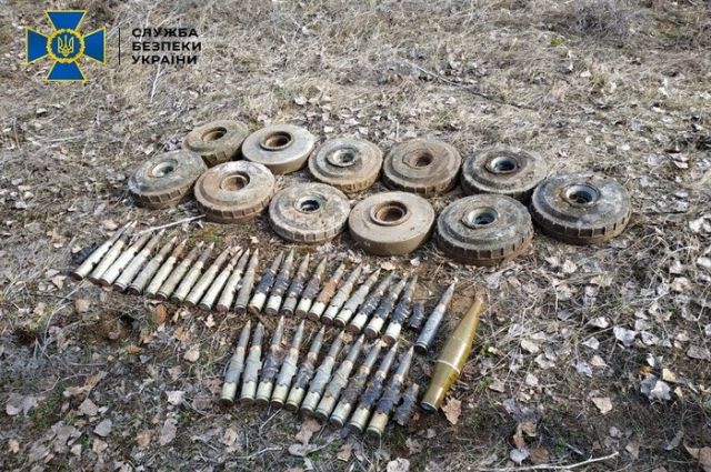 В Луганской области СБУ разоблачила два схрона со снарядами