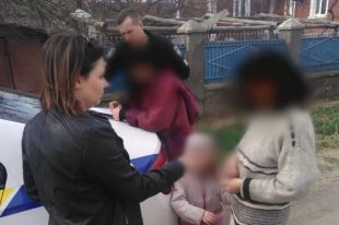 В Херсоне спасли девочку, которую мать и бабушка обливали холодной водой