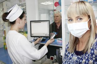 Медицинские маски и дезинфекторы покупает в аптеках каждый второй.