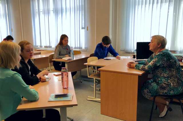 В ЯНАО проводят итоговое собеседование по русскому для девятиклассников