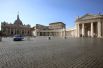 Закрытые площадь и базилика Святого Петра в Ватикане.