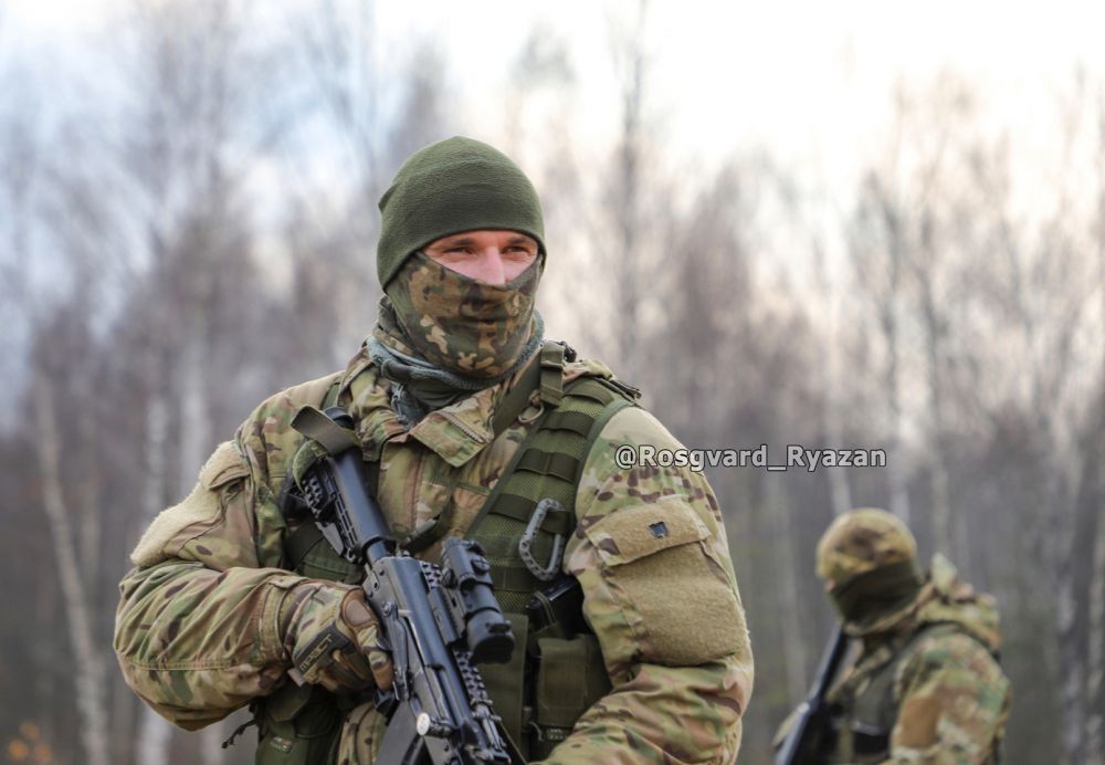 Офицер СОБР. Полевой выход