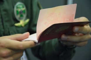 Бизнесменам из РФ запретили въезд в Украину из-за незаконных поездок в Крым