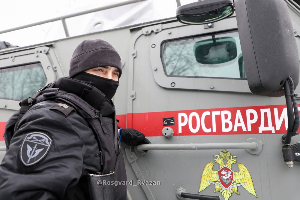 Боец ОМОН. Тренировка тактики действий на бронеавтомобиле «Патруль»