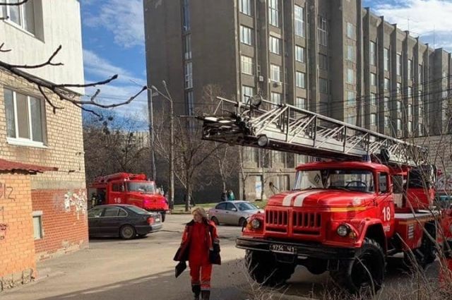 В многоэтажке Киева 2-летняя девочка и 6-летний мальчик устроили пожар