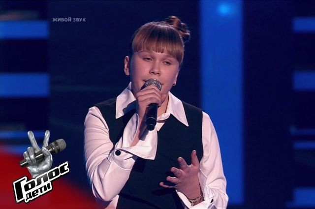 12-летняя школьница из Новосибирска Софья Туманова произвела настоящий фурор в слепых прослушивания 7-го сезона шоу «Голос.Дети».