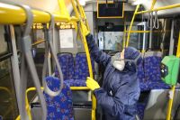 В Салехарде водители автобусов надели медицинские маски