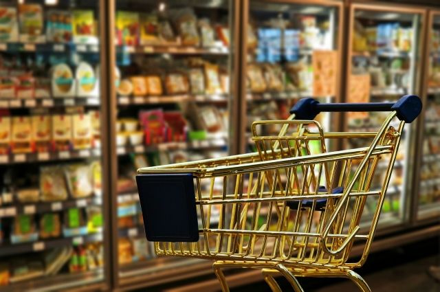 Россияне скупают практически все товары в продуктовых магазинах