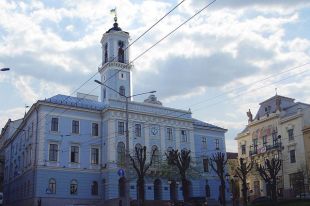 В Черновцах отменили льготный проезд, чтобы пенсионеры оставались дома