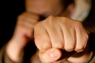 В Сумах во время ссоры пасынок до смерти избил отчима