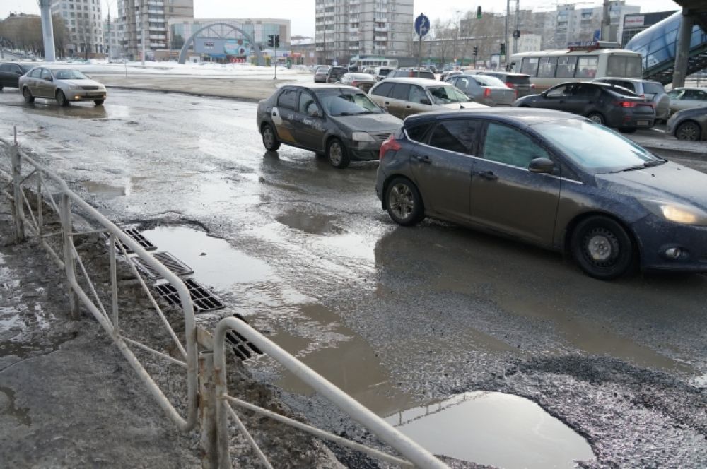 Водителям нужно быть внимательнее на дорогах.
