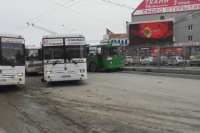 В ДТП никто не пострадал, авария затруднила проезд в сторону улицы Титова.