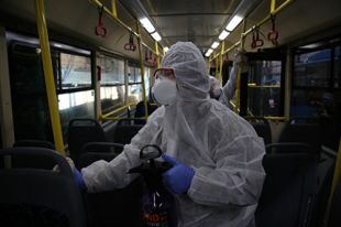 Ежедневно дезинфекцию проходит 1200 единиц техники.