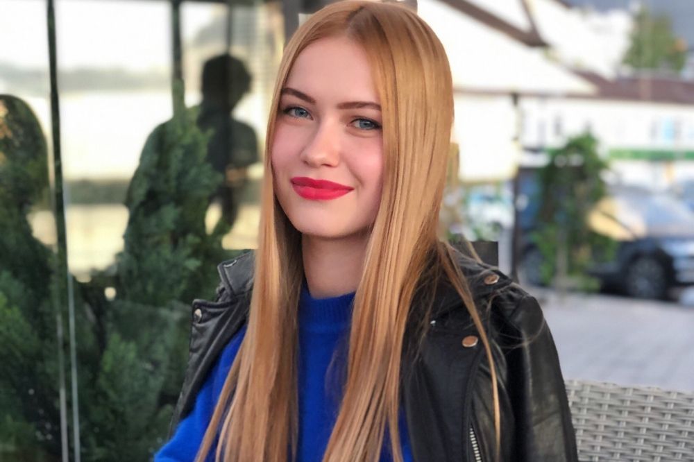 10. Екатерина Леонтьева живёт в Перми, работает специалистом отдела ведения кредитных досье индивидуальных ссуд в «Урал ФД». Хобби: путешествия.