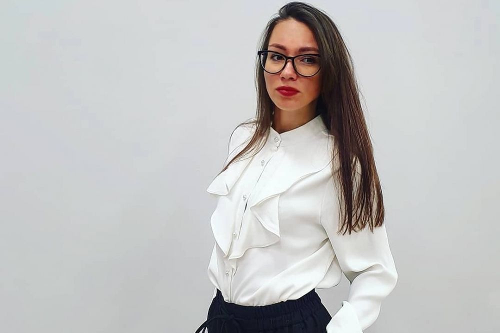 17. Александра Рогачева живёт в Перми, работает специалистом в «Актив Финанс Групп». Хобби: спорт, фитнес.
