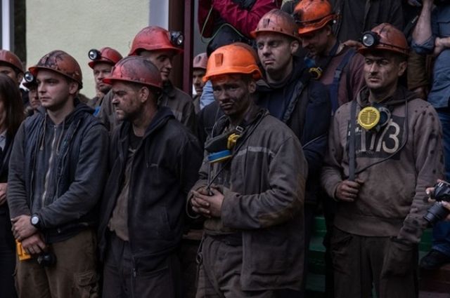 Кабмин выделил на погашение долгов по зарплатам шахтерам 327 млн гривен 